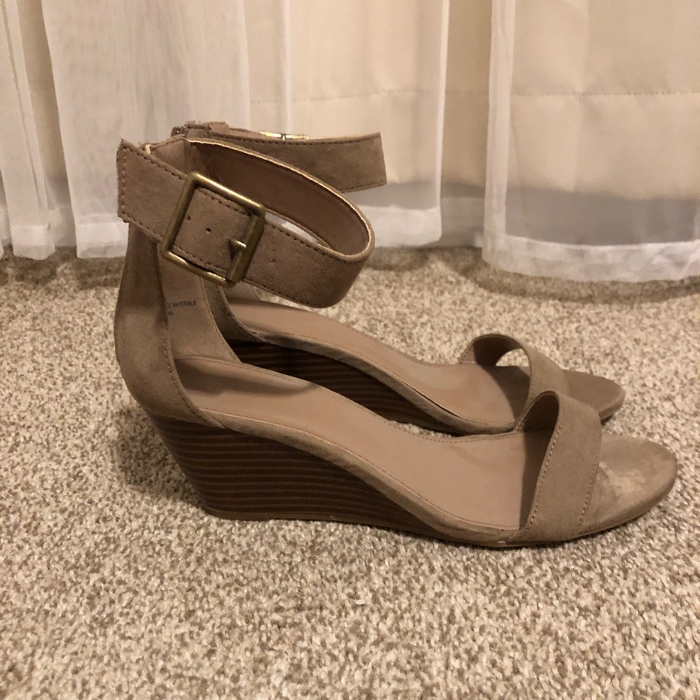 Tan Wedges